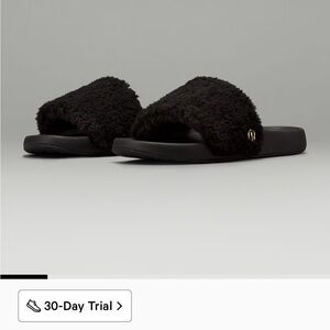 Lulu women’s fleece restful slide size 7